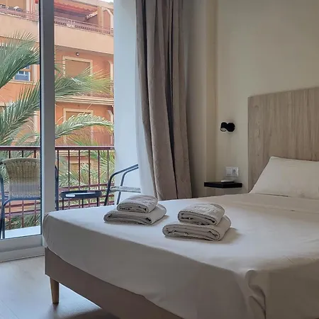 Charming Balcony Homestay *